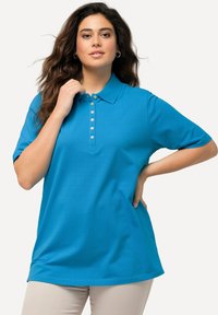 Ulla Popken MANCHES COURTES - Polo - sapphire blue