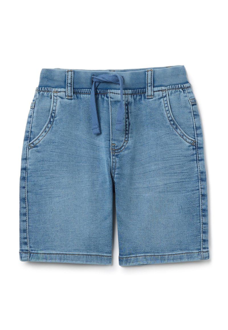 Pantalones cortos de mezclilla en azul claro, con una cintura elástica y cordón, bolsillos frontales y costuras decorativas a lo largo de las costuras.