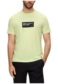 s.Oliver MIT FRONT - T-shirt print - limettengrün
