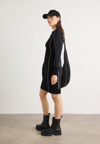 Marc Cain Kampsunkleit - black