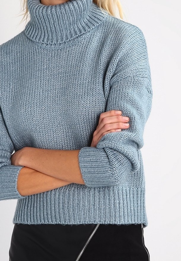 KIOMI Stickad tröja - mottled light blue