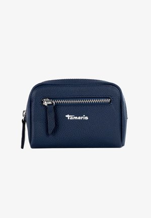 Pochette en cuir bleu marine avec une texture, dotée d'une fermeture éclair argentée et d'un petit tirette, marquée du logo "Tamaris".