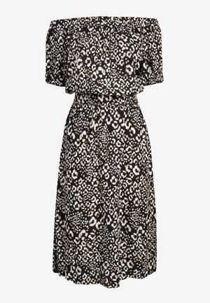 Zwart-witte luipaardprint off-shoulder jurk met elastische taille en korte pofmouwen, knielengte.