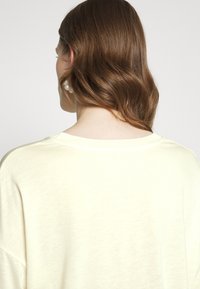 DRYKORN Pitkähihainen paita - off-white