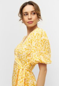 Laurella TARRA  - Dnevna obleka - yellow