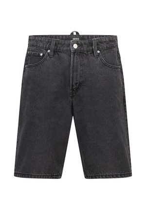 Shorts in denim nero con un design a gamba dritta, stile a cinque tasche e dettagli in metallo. Presentano un moschettone sulla vita.