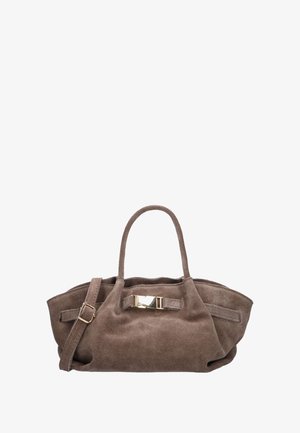 Bruine suède handtas met een brede, ronde vorm. Heeft twee handvatten en een afneembare schouderband, verfraaid met een goudkleurig sluitingsdetail.