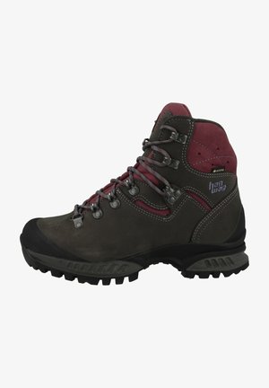 Ciemnoszare buty trekkingowe z bordowymi akcentami, wykonane z skóry i materiałów syntetycznych. Posiadają metalowe oczka, system sznurowania oraz teksturowaną podeszwę.