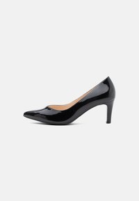 Escarpin en cuir verni noir à talon haut avec un bout pointu, finition lisse et un talon aiguille de 3 pouces. Design minimaliste sans ornements.