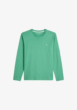 Grünes Langarm-T-Shirt aus weicher Baumwolle. Verfügt über einen runden Ausschnitt und ein kleines weißes Logo auf der oberen linken Seite. Schlichtes, einfarbiges Design.