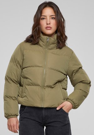 Olivgrüne Steppjacke mit hohem Kragen, Reißverschluss und elastischen Bündchen. Verfügt über eine kastige Silhouette und gesteppte Textur.