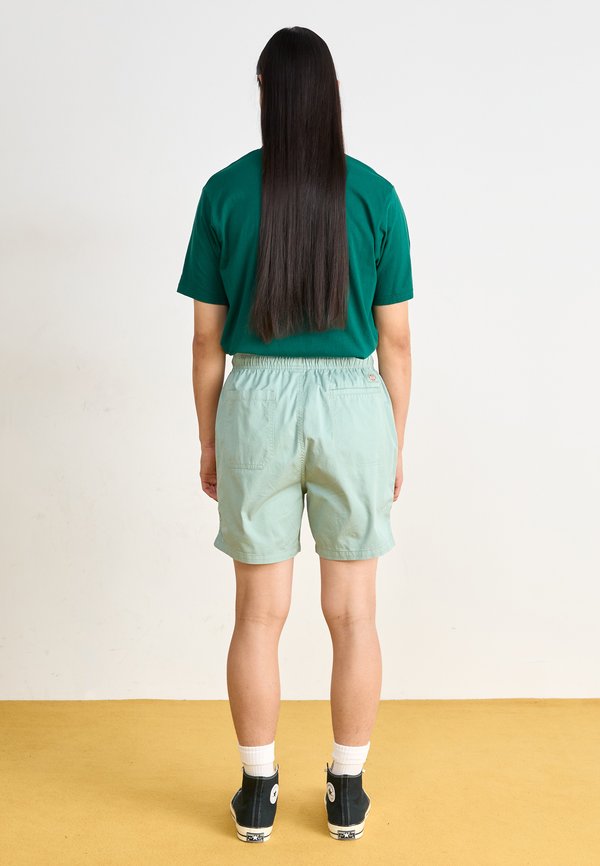 PELICAN RAPIDS - Shorts3