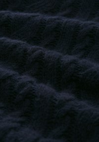 Unselected, sky captain blue