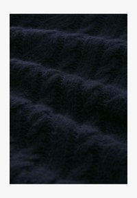 Unselected, sky captain blue