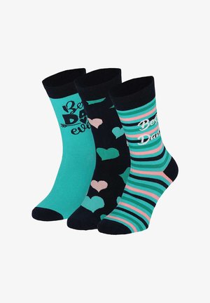 Drei Paar Sneakersocken in Türkis, Schwarz und gestreiften Mustern; zwei Paare zeigen den Schriftzug „Bester Papa“, ein Paar hat Herzen.