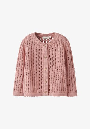 Cárdigan de bebé rosa tejido a punto con botones frontales, escote redondo, mangas largas y patrón calado vertical.