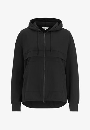 Sort hættejakke med lynlås foran, der har et opdelt brystpaneldesign, elastiske manchetter og en længere bagside for ekstra dækning.