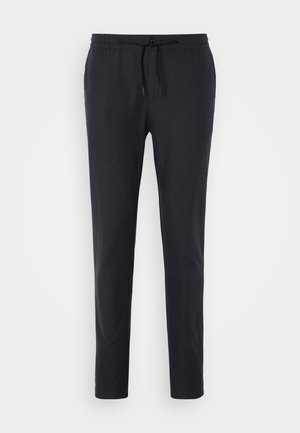 Sorte, letvægts joggingbukser med justerbar snor i taljen, tapered ben-design og en glat tekstur. Ingen synlige lommer eller mønstre.