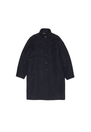 Ciemny wełniany płaszcz z okrągłym kołnierzem, zapinany na sześć guzików, z dwoma bocznymi kieszeniami i prostym krojem. Posiada fakturowaną tkaninę i długie rękawy.