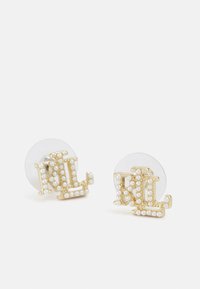 Orecchini color oro presentano un design con le lettere "RL" impreziosito da piccole perle finte tonde. Le chiusure trasparenti garantiscono una vestibilità sicura.