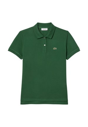 Polo verde hecho de algodón, con un collar clásico, una tapeta de dos botones, mangas cortas y un pequeño logo bordado en el pecho.