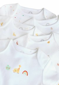 Sæt af seks hvide bomuldsbodyer med dyre- og regnbueprint i pastelfarver. Har en blød tekstur og runde halsudskæringer.