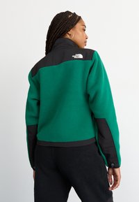 The North Face W RETRO DENALI JACKET - Giacca in pile - evergreen/black