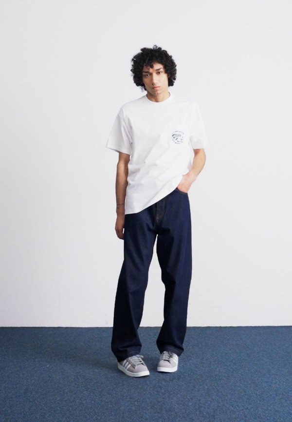 FRAGMENTS POCKET - Print T-shirt4