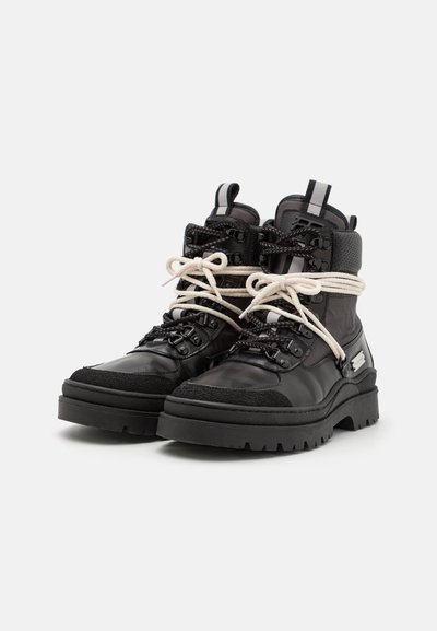Filling Pieces MOUNTAIN BOOT ZION UNISEX - Členkové šnurovacie čižmy - black