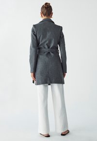 WILLA BOISE BELTED - Īss mētelis - charcoal