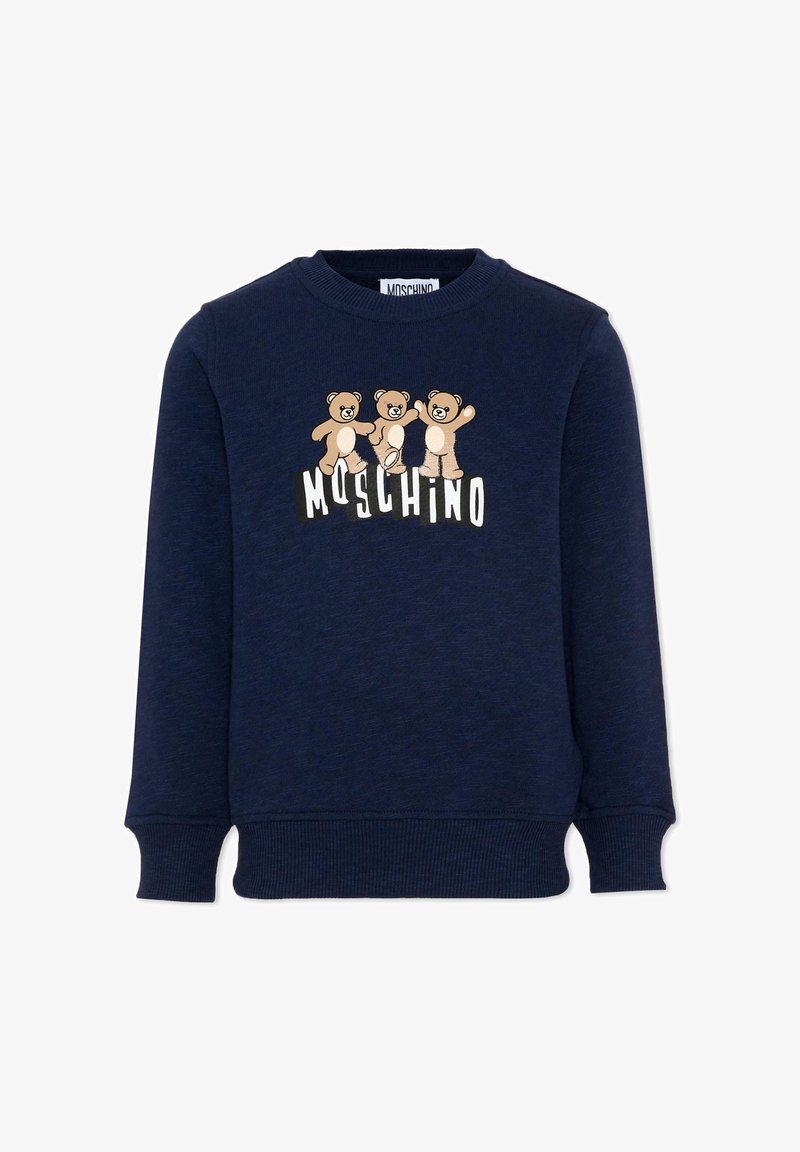 Granatowa bluza z trzema zabawnymi misiami nad napisem „MOSCHINO” w różnych czarno-białych literach na piersi.