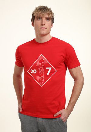 MATT KEELING TWENTY FOUR SEVEN - Print T-shirt - red