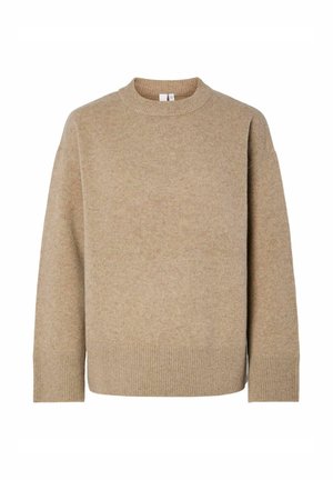 Beige strikket sweater med rund hals, ribbestrikkede manchetter og kant. Har en afslappet pasform med en blød tekstur. Ingen mønstre eller detaljer.