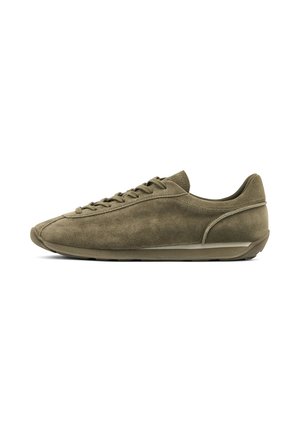 Trainers - mottled green