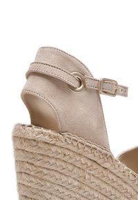 FRED MARTIN COLLECTION BARI - Sandali con plateau - sand suede