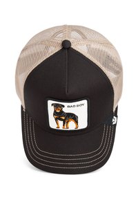 Gorra de camionero negra con malla trasera beis. Presenta un parche de perro con el texto "BAD BOY". Visera estructurada y detalle de costura en contraste.