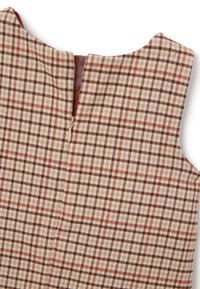 Robe sans manches à carreaux beige, marron et rose clair, dotée d'une fermeture éclair dans le dos et d'une texture lisse. Les motifs sont en forme de grille avec des couleurs contrastées.