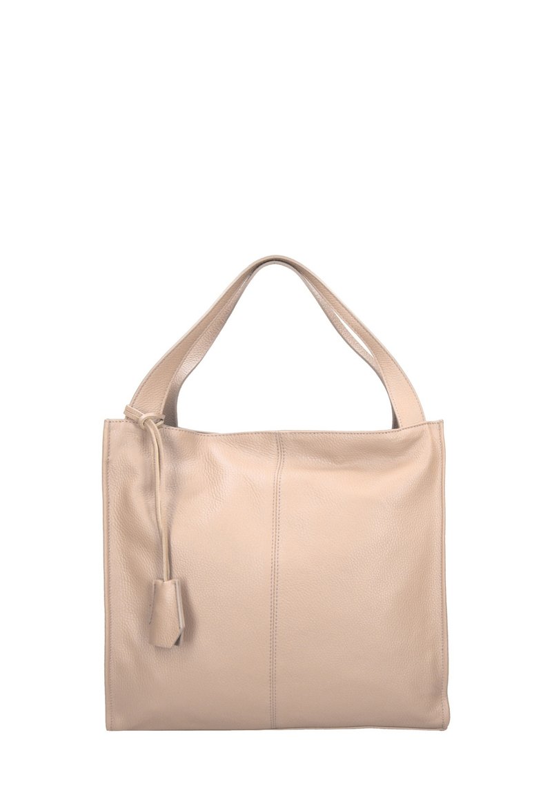Beige leren totebag met een gladde textuur, brede handvatten en een trekkoordsluiting, met subtiele stikdetails aan de voorkant.