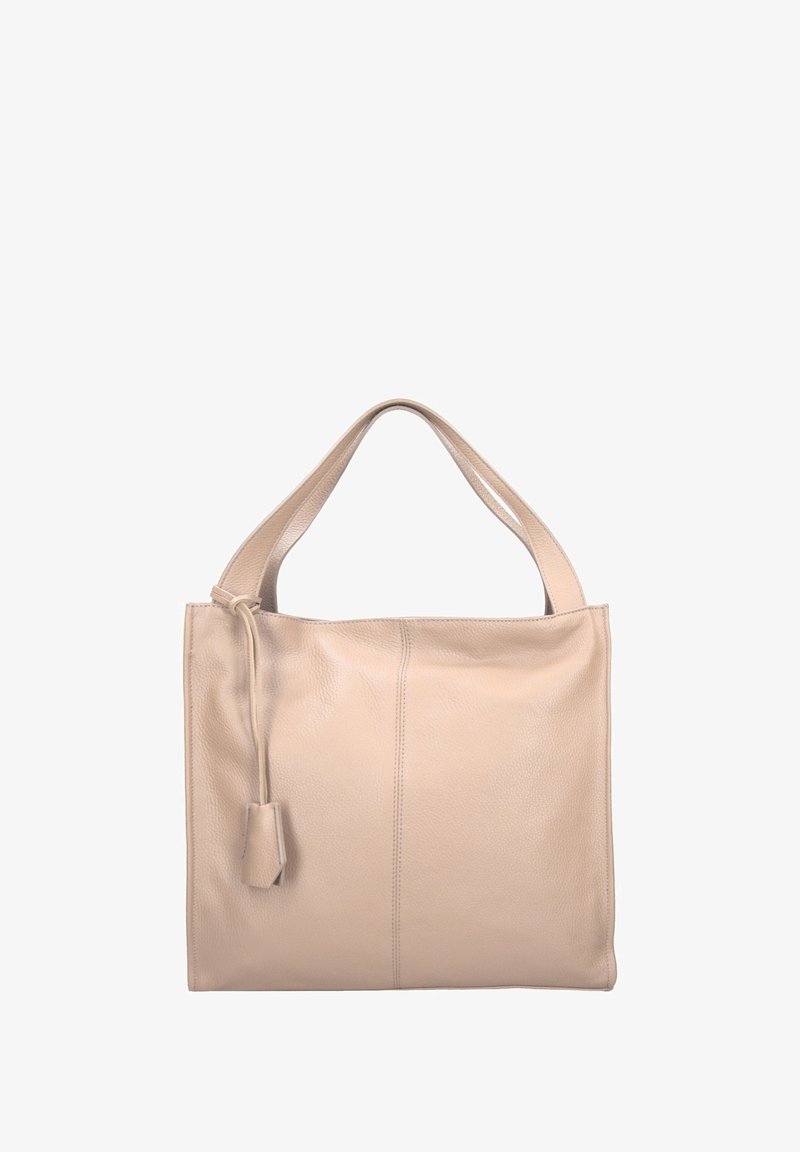 Beige leren totebag met een gladde textuur, brede handvatten en een trekkoordsluiting, met subtiele stikdetails aan de voorkant.