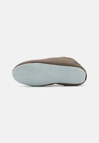 Shepherd LINA - Tofflor & inneskor - stone oiled antique