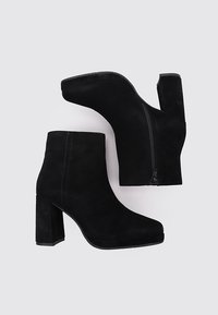 Sandra Fontán Botines de tacón - black