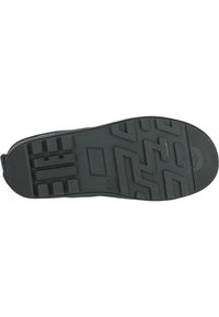 Semelle de chaussure en caoutchouc noir avec un design de semelle texturée présentant des motifs géométriques pour une meilleure adhérence et stabilité. Inclut une légère élévation au niveau du talon.