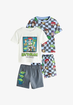 Dva kompleta dječjih pidžama s temom Priče o igračkama: jedan s bijelom majicom s glavnim likovima i sivim kratkim hlačama s zelenim izvanzemaljcima, drugi s plavim kariranim uzorkom.