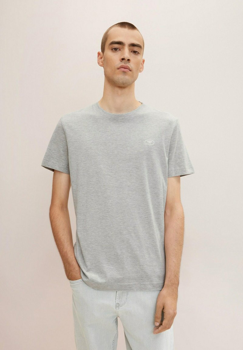 TOM TAILOR MIT RÜCKENPRINT - Camiseta Estampada - Ordinary Grey Melange