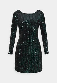Černé a zelené flitrové šaty s dlouhými rukávy a širokým výstřihem, které mají úzký střih a hladkou, lesklou textura.