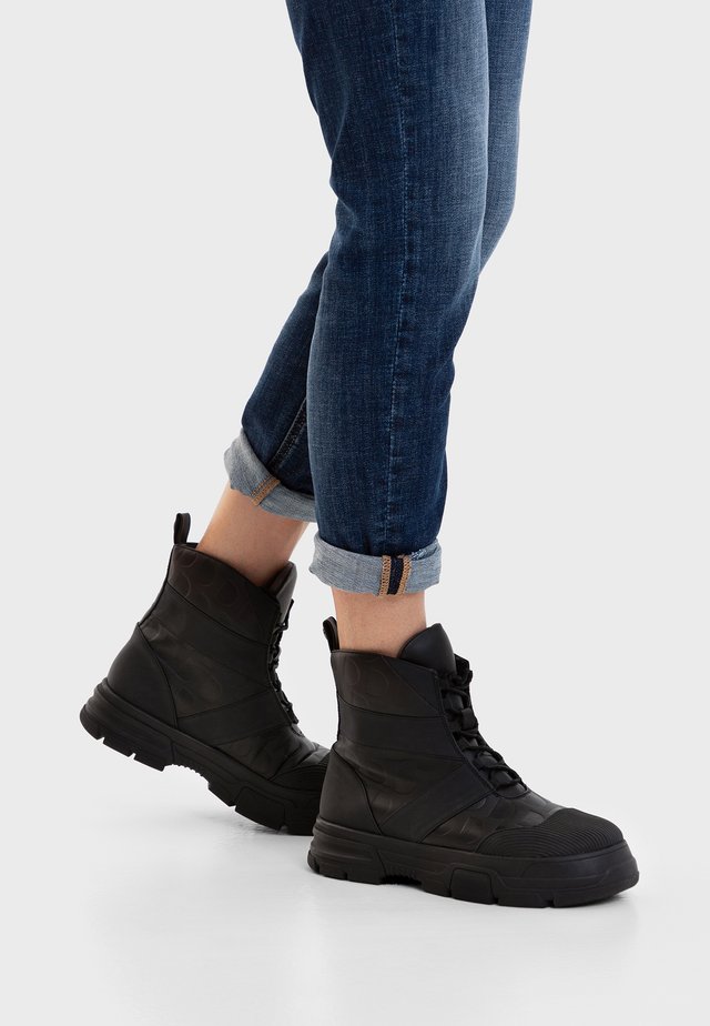 Ankle boot - black