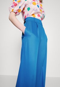 HUGO Tygbyxor - blue