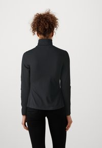 Even&Odd Petite Langarmshirt - black