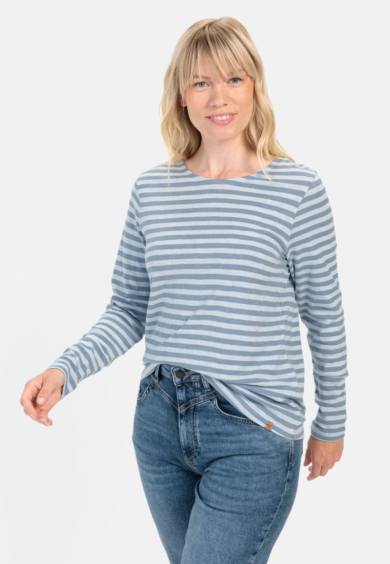 Lichtblauw gestreept hemd met lange mouwen en horizontale donkerblauwe strepen. Gecombineerd met blauwe jeans, heeft een ronde halslijn en een relaxte pasvorm.