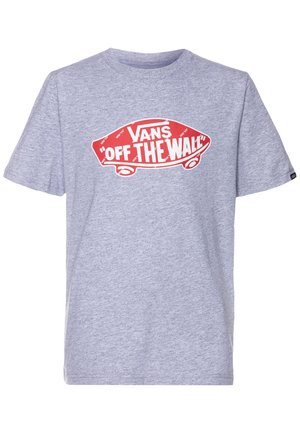 Lysegrå kortærmet t-shirt med et rød skateboardmotiv og hvid tekst "VANS OFF THE WALL" centreret på brystet.